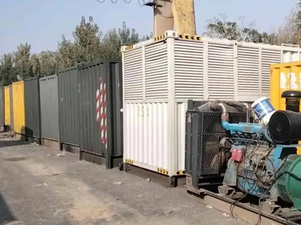 提蒙乡200KW柴油发电机机组每小时油耗是多少？
